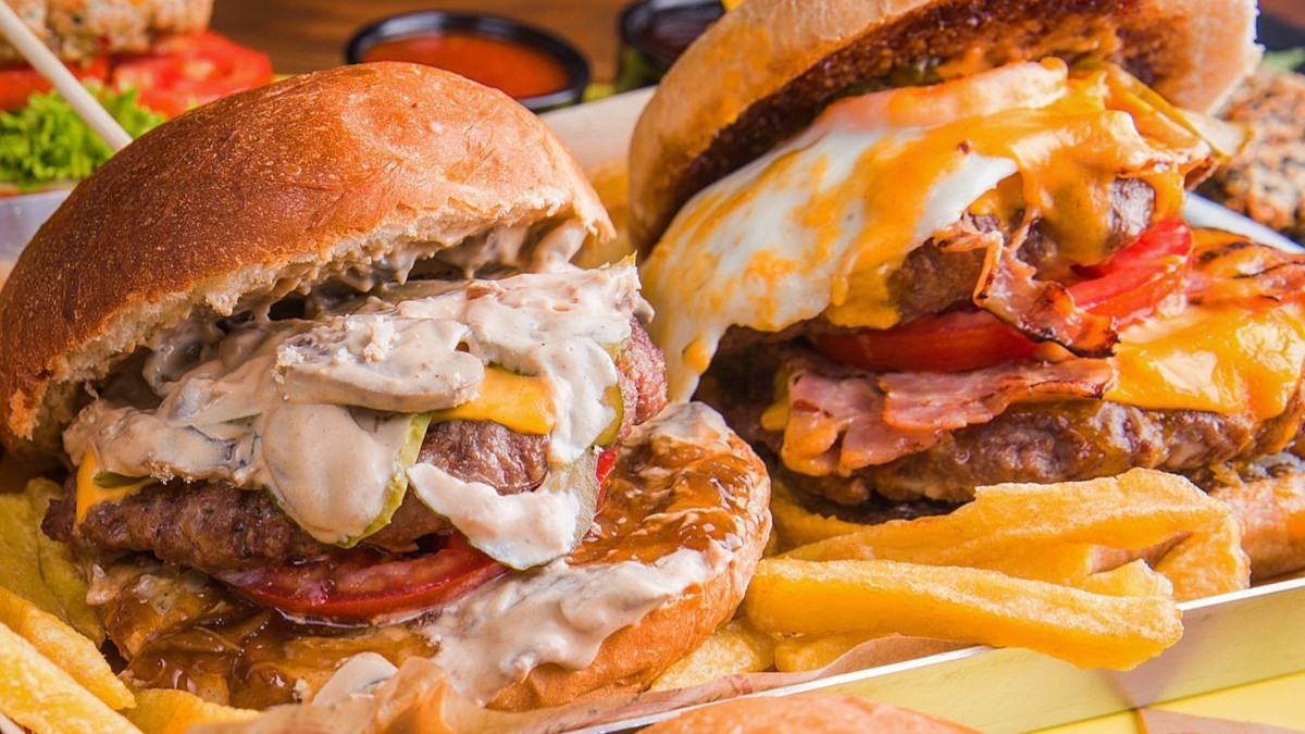 Bucher's Burger: Γεύση και ποιότητα στο μεγαλύτερο burger της Αθήνας