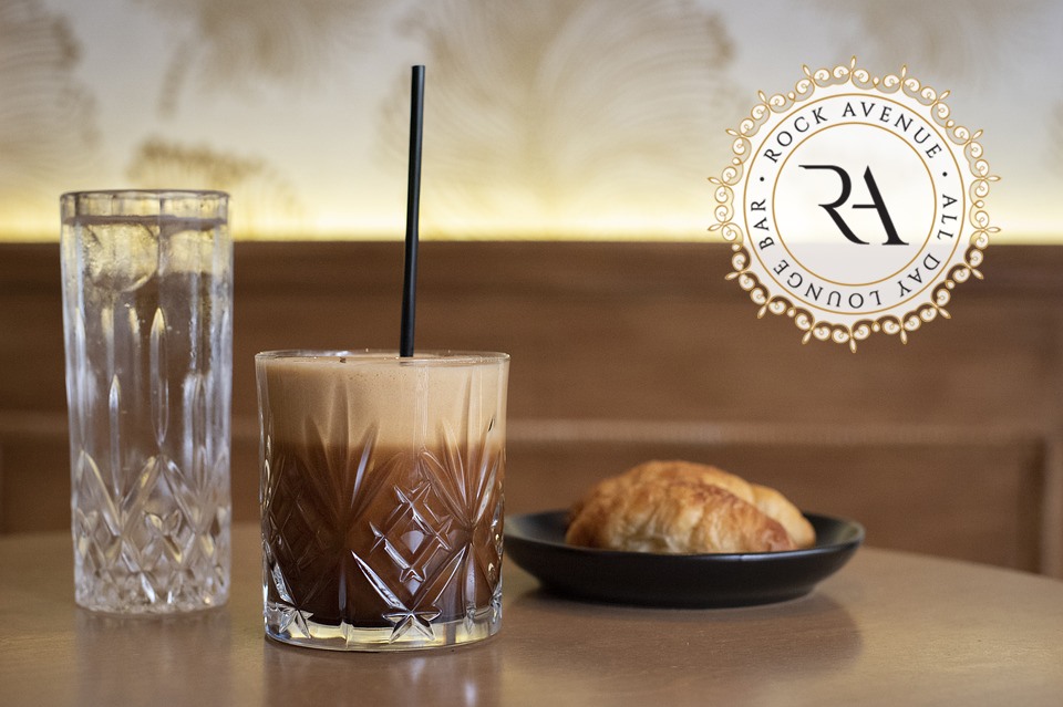 «Rock Avenue»: Καφές, brunch και γλυκά snacks στους πιο ροκ ρυθμούς