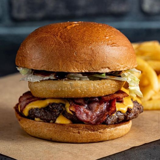 Σταμάτα ό,τι κάνεις και δοκίμασε burger στο «Soho»