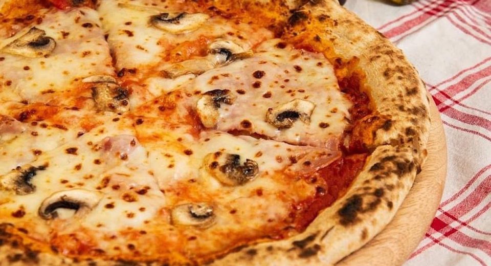 Η επιτομή της ιταλικής τελειότητας: Η καλύτερη πίτσα που έχεις δοκιμάσει ποτέ θα σε κάνει να ξεχάσεις τις άλλες (Pics)