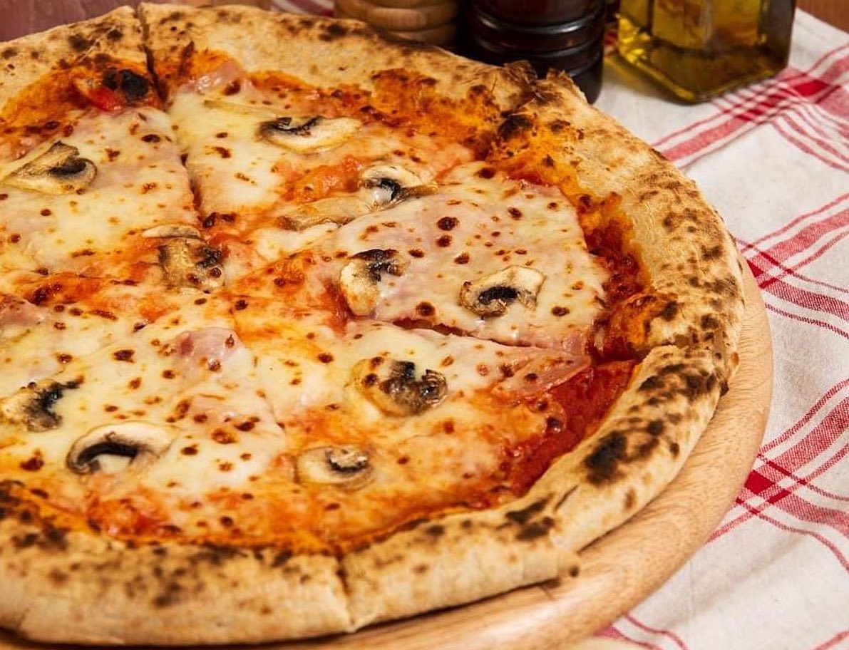 Γευστικό -ποίημα: Η καλύτερη πίτσα που έχεις δοκιμάσει ποτέ θα σε κάνει να ξεχάσεις όλες τις άλλες (Pics)