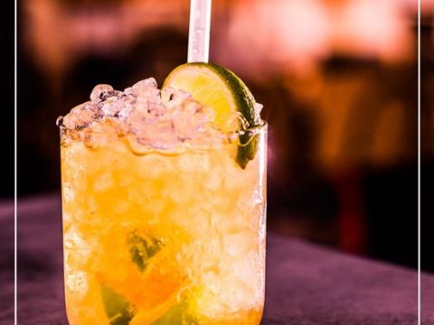 «Spoiled»: Το βραβευμένο cocktail bar φέρνει σπίτι σου τα signature cocktails μαζί με το καλοκαίρι