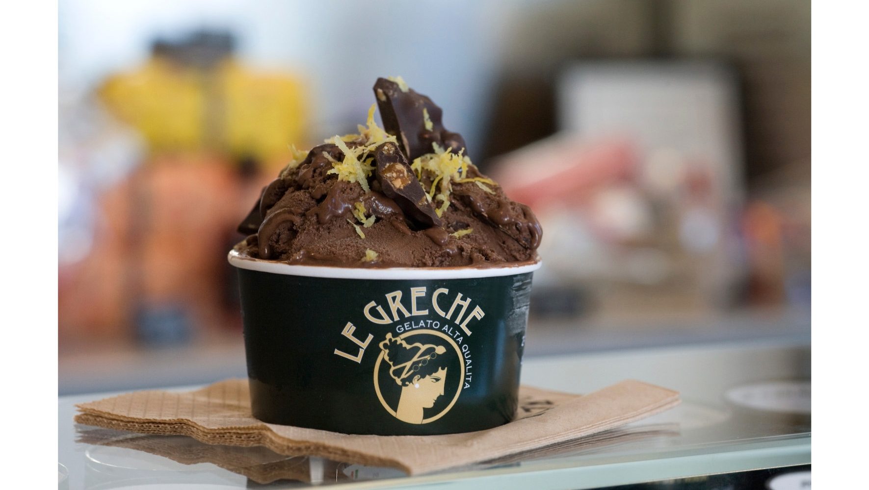 Le Greche: Βρήκαμε πού θα φας το πιο ωραίο παρφέ παγωτό της πόλης