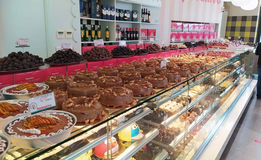 Φραουλίνο στο Περιστέρι: O ναός των γλυκών χωρίς ζάχαρη θα σου φτιάξει τα Χριστούγεννα