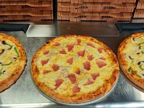 Stone Pizza: Στην Πετρούπολη αποθεώνεται η πίτσα