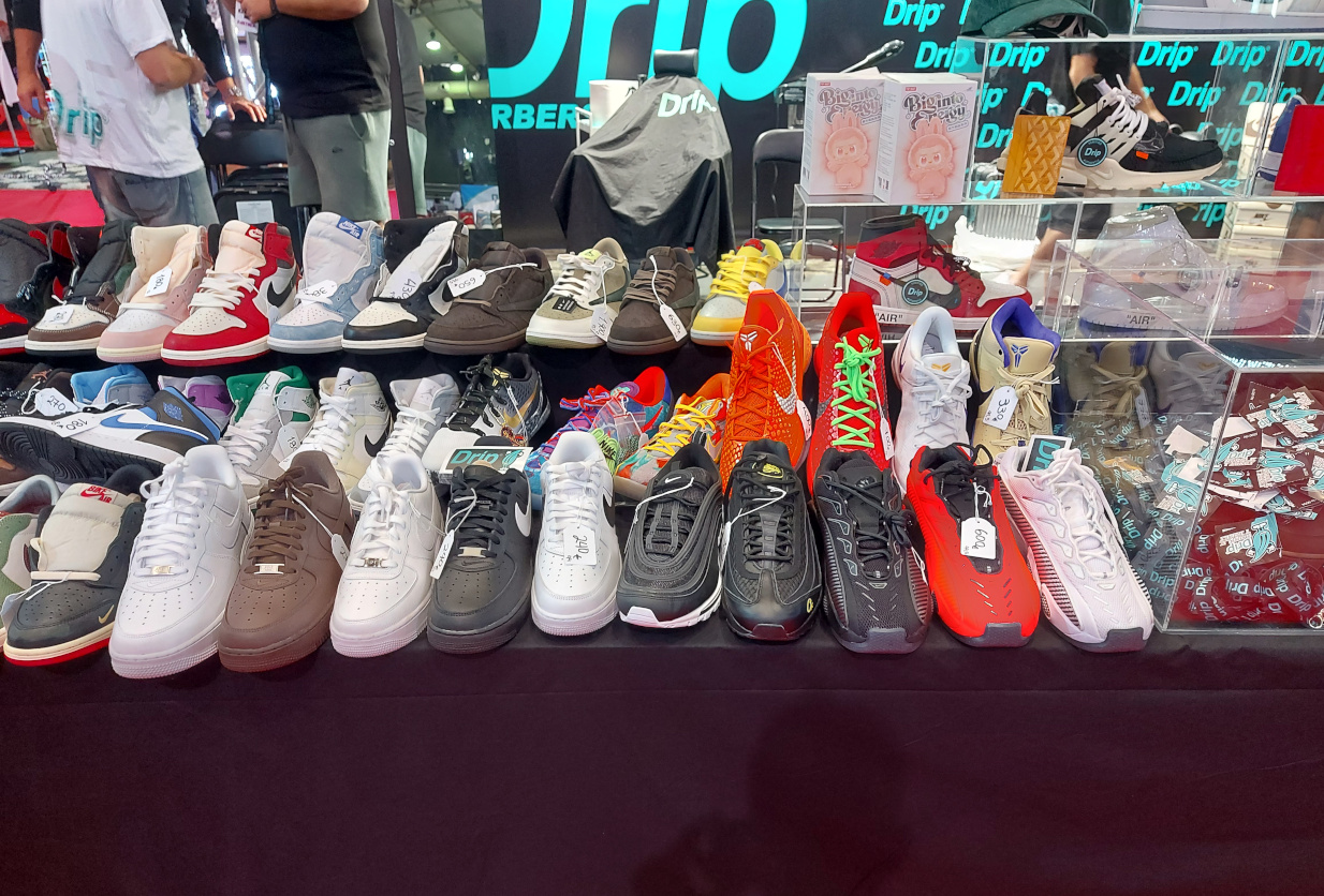 sneakers