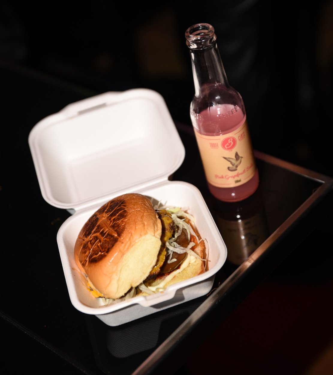 Athens Bar Show: Burger Disco After Party με Three Cents κοκτέιλ