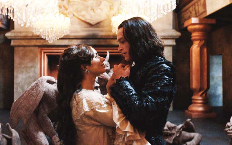 Dracula: Αξίζει να δεις την ταινία που έχει κατακλύσει τα social media;