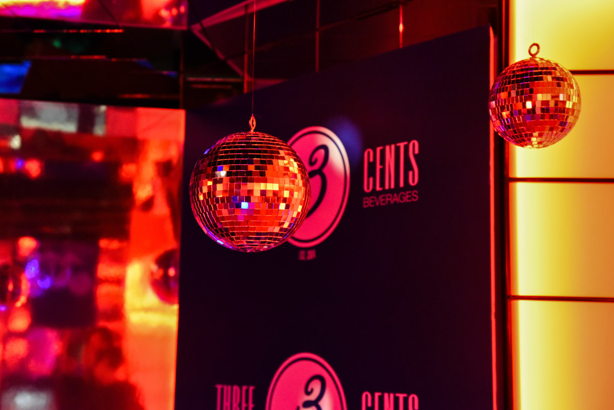 Athens Bar Show: Burger Disco After Party με Three Cents κοκτέιλ