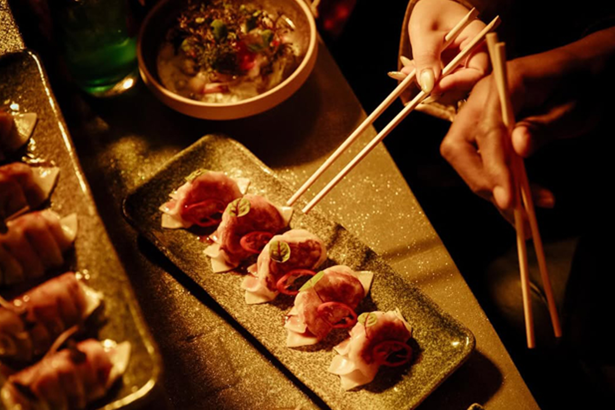 «Ghost Sake Bar»: Ένα φαντασμαγορικό speakeasy βγαλμένο από ταινία