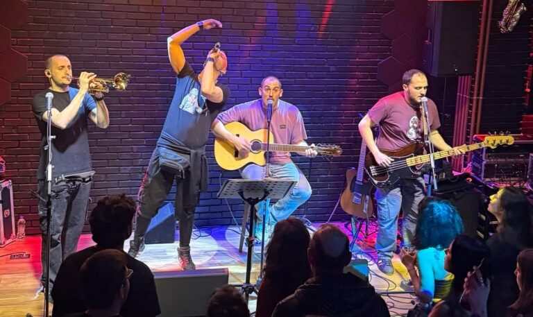Κοινοί Θνητοί