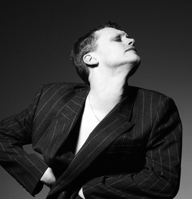 Sean Nicholas Savage