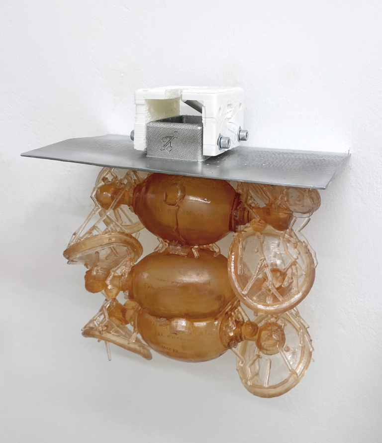 Γιώργος Παπαφίγκος: Straining Against the Frame