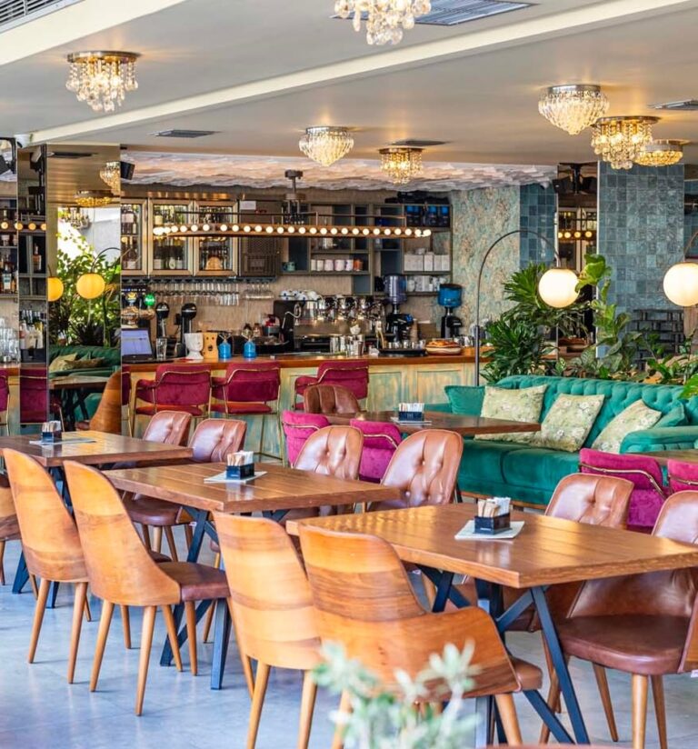 Revellers' Row Pizza