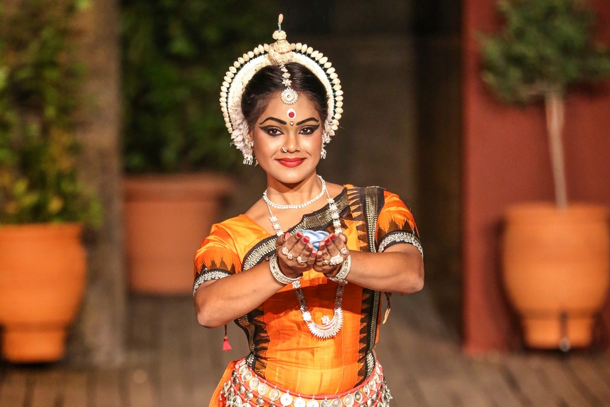 Η Αθήνα χορεύει Bollywood: ένα τετραήμερο γεμάτο χρώμα, μουσική και πολιτισμό στο Θέατρο Δόρα Στράτου
