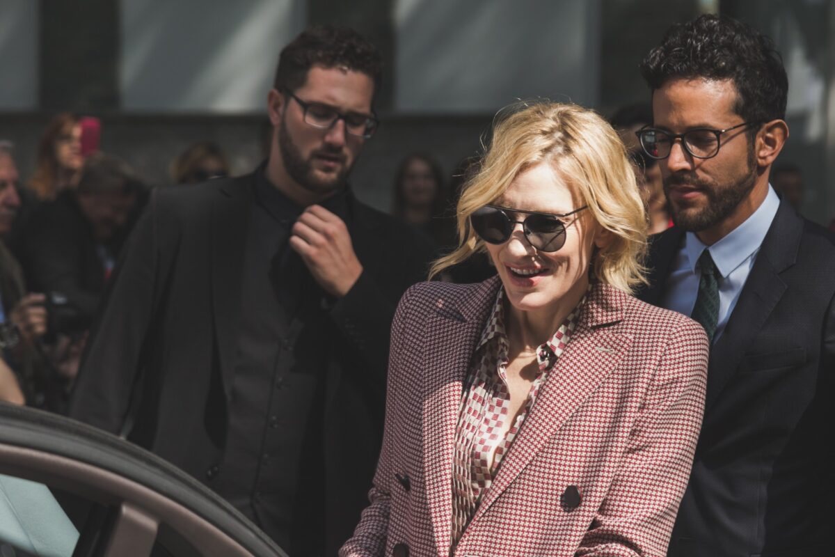Η Cate Blanchett παρουσίασε στο Ευρωκοινοβούλιο εργαλείο ΑΙ που θέτει στο επίκεντρο τη συναίνεση