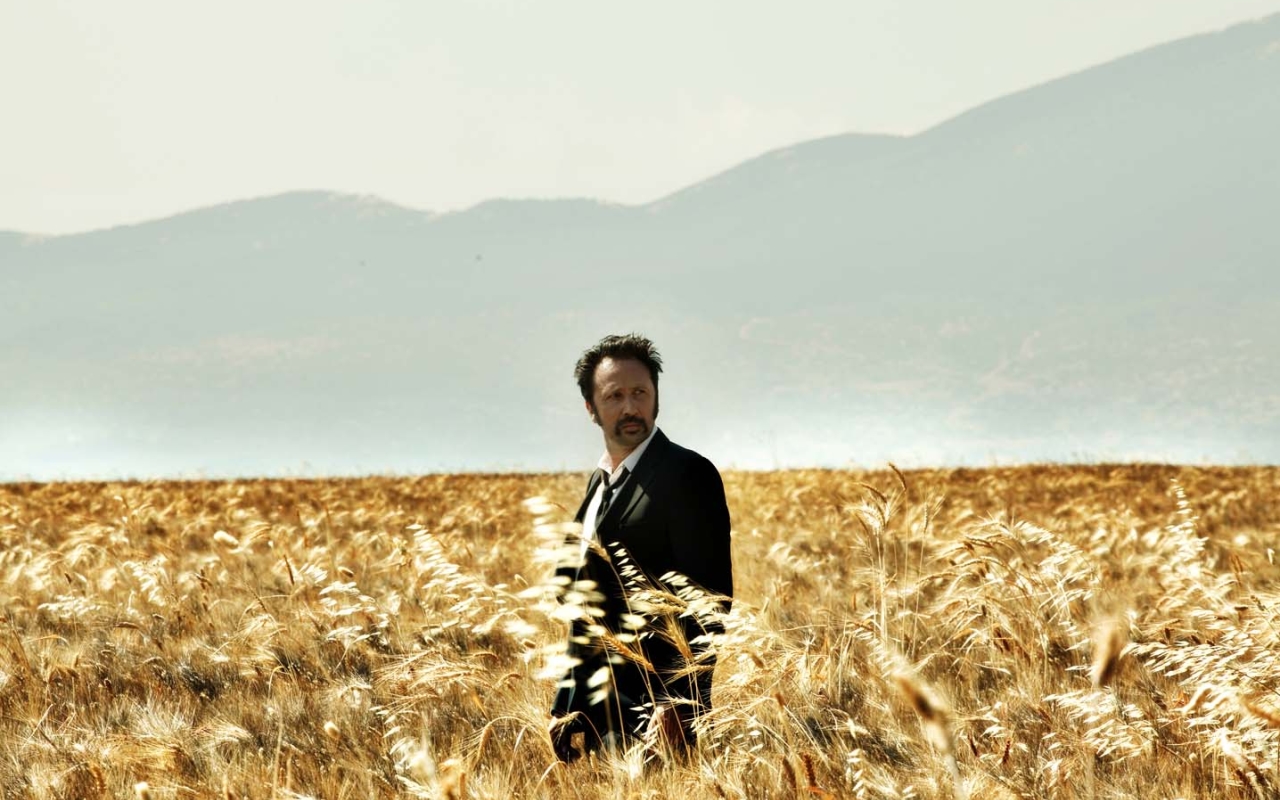 4 Μαύρα Κοστούμια