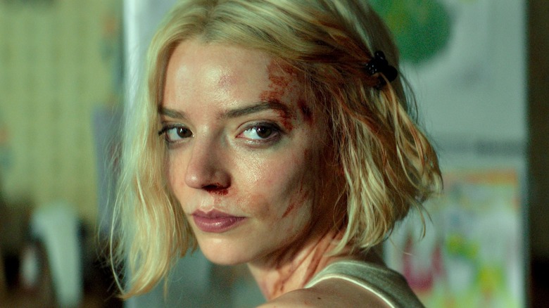«Lucky»: Η Άνια Τέιλορ-Τζόι στήνει κομπίνες στο Apple TV+
