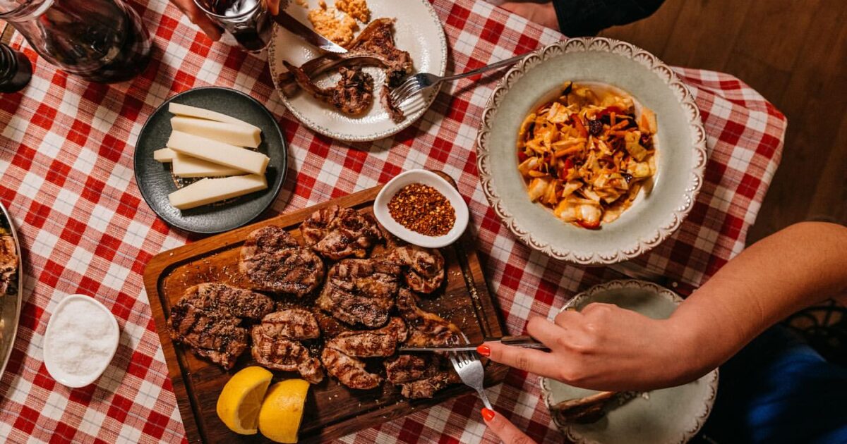 «Μαύρος Γάτος»: Τιμάει την ιστορία του και τιμωρεί τους εξυπνάκηδες