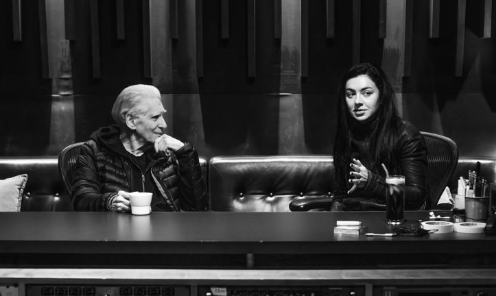 Charli xcx και Ντέιβιντ Κρόνενμπεργκ ενώνουν δυνάμεις στον νέο δίσκο της popstar