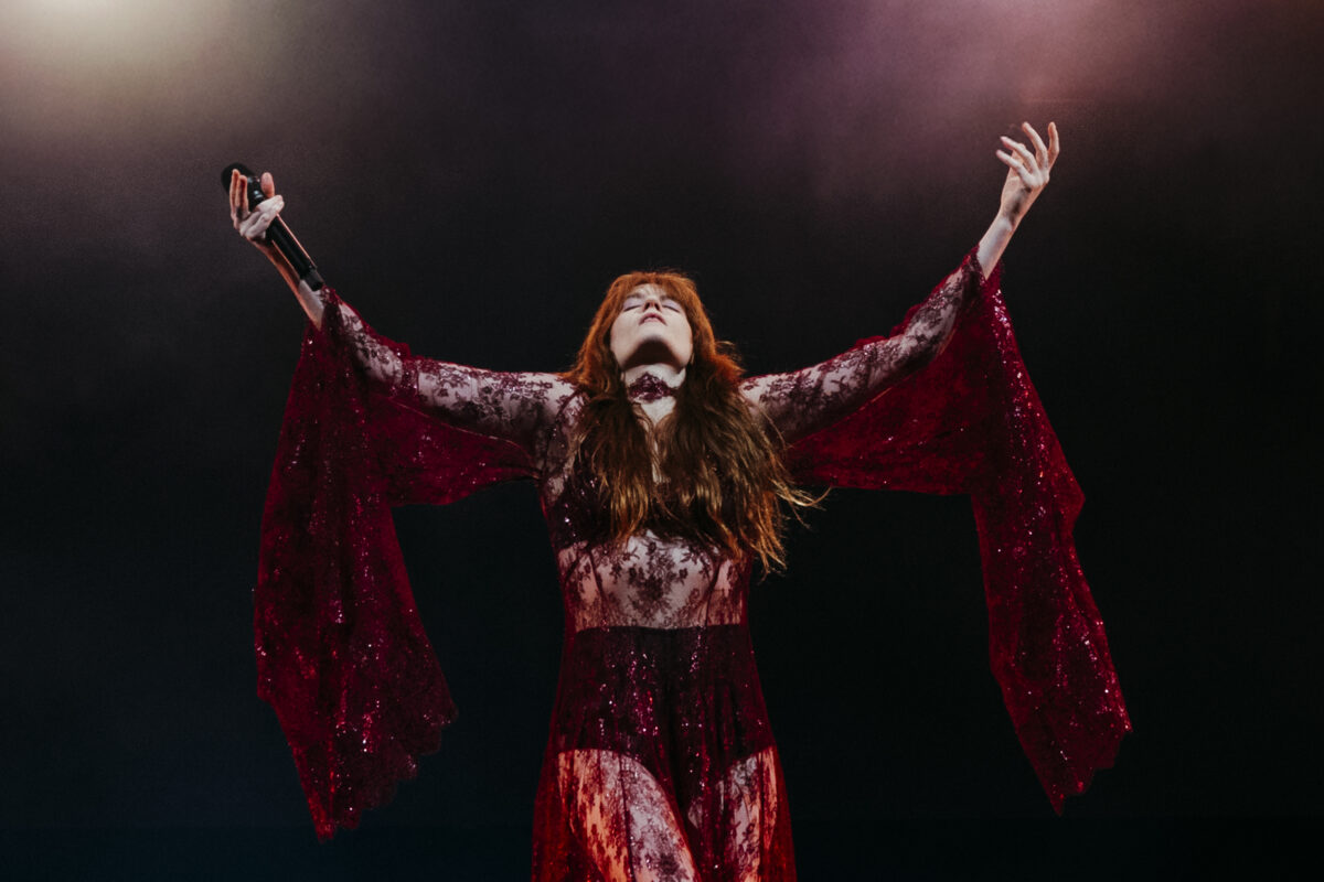 EJEKT Festival | Florence and the Machine: Τι σημαίνει στ’ αλήθεια «παρουσία»;