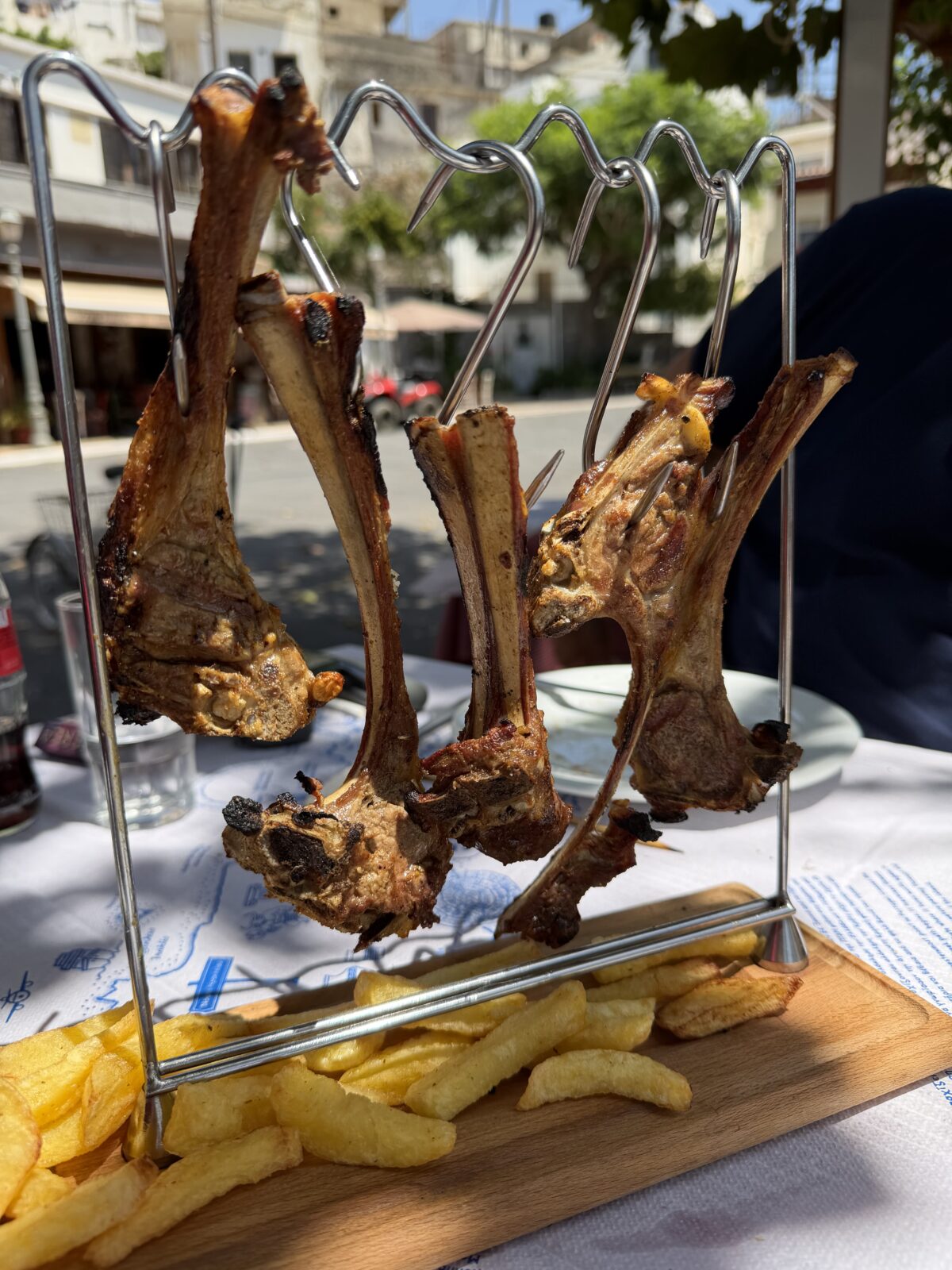 Φτάσαμε μέχρι το Βραχάσι Λασιθίου για τον «Κυβερνήτη»