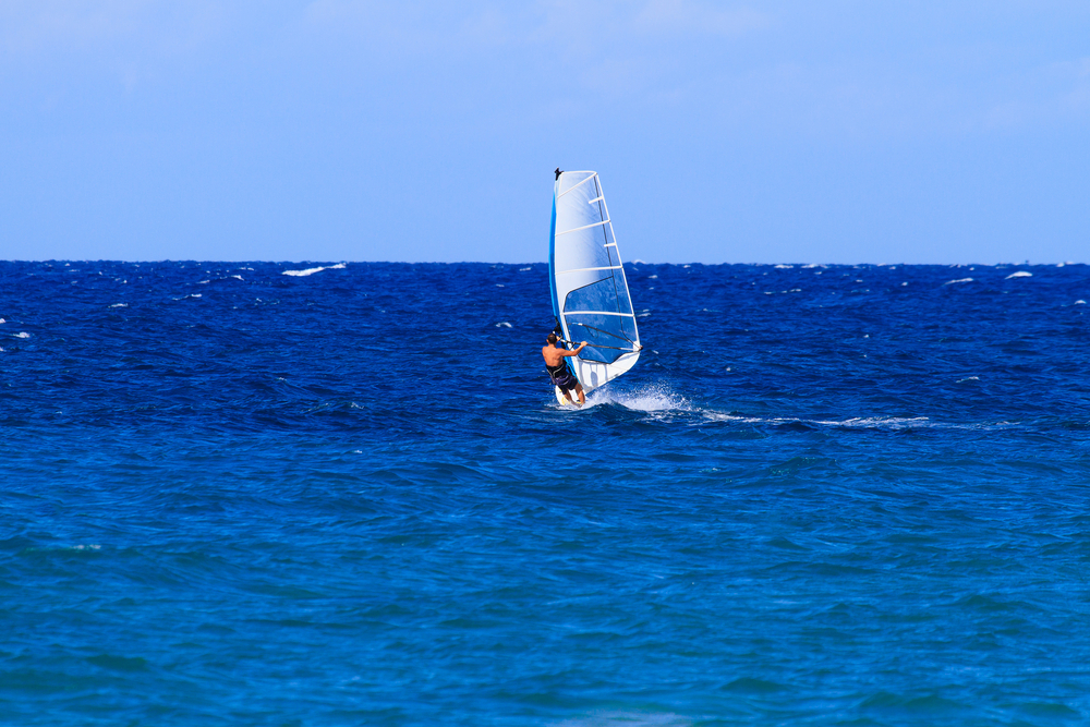 6 ειδυλλιακοί προορισμοί αν αγαπάς το windsurfing