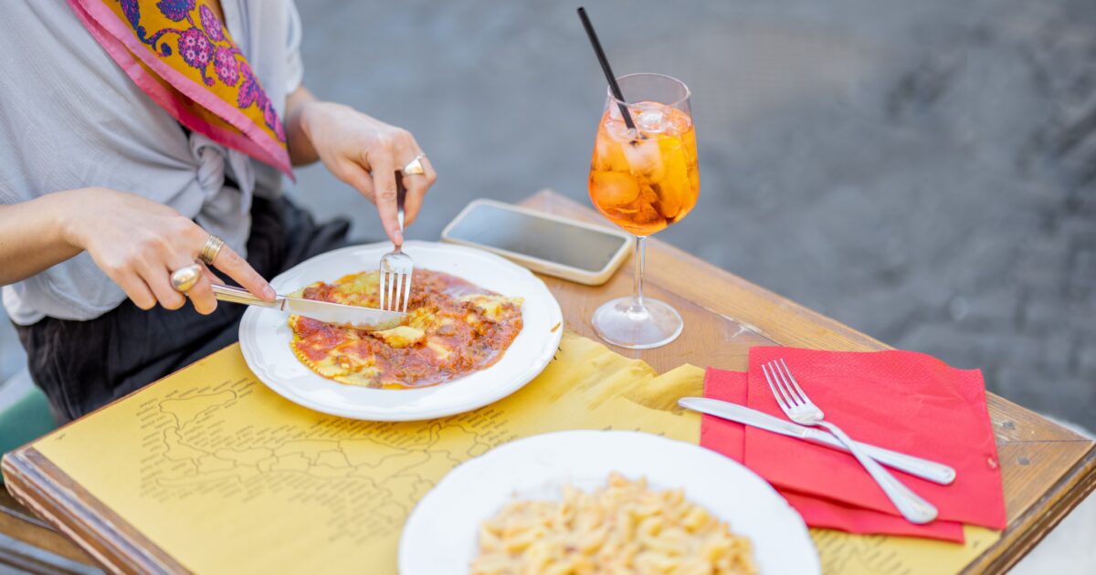 Η πόλη σήμερα: Pasta, spritz, βουτιές και τέχνη για την Πέμπτη μας