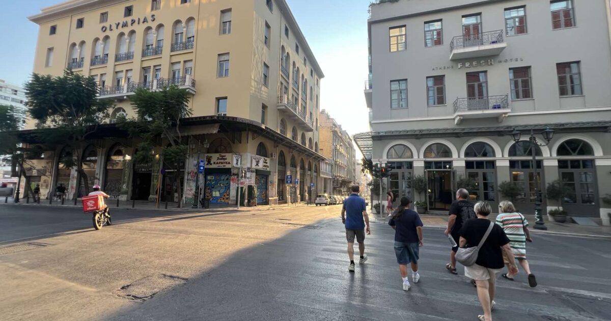 Στη Σοφοκλέους, τα ξενοδοχεία αφηγούνται την ιστορία μιας άλλης Αθήνας