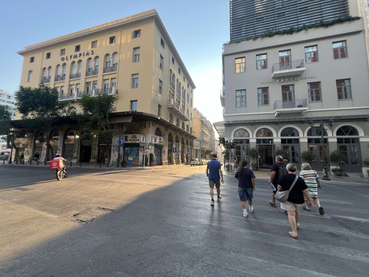 Στη Σοφοκλέους, τα ξενοδοχεία αφηγούνται την ιστορία μιας άλλης Αθήνας