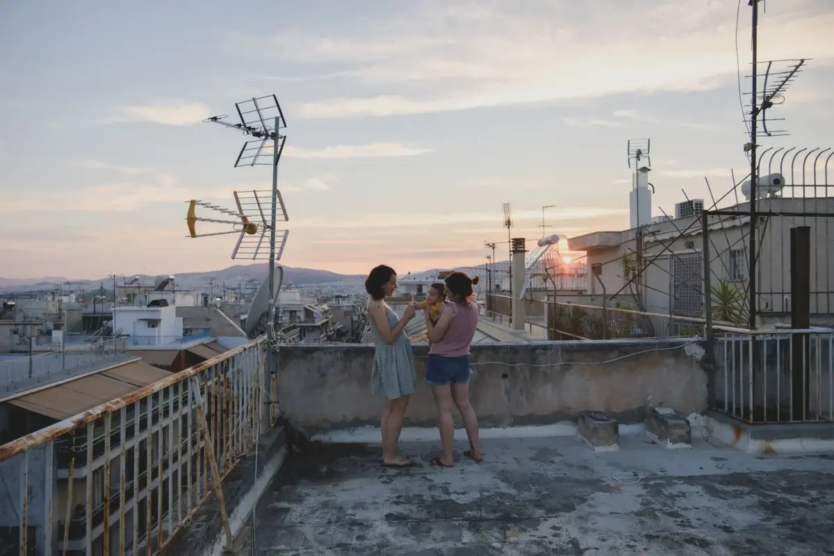 Μια αστική περιπλάνηση μέσα από τον φακό του Δημήτρη Κλεάνθη