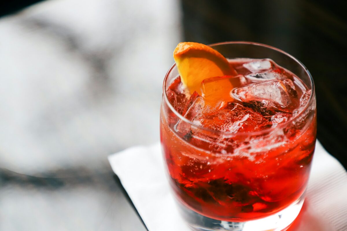 Negroni Week 2026: Το Campari δίνει το σύνθημα για την έναρξη της πιο «γλυκόπικρης» εβδομάδας