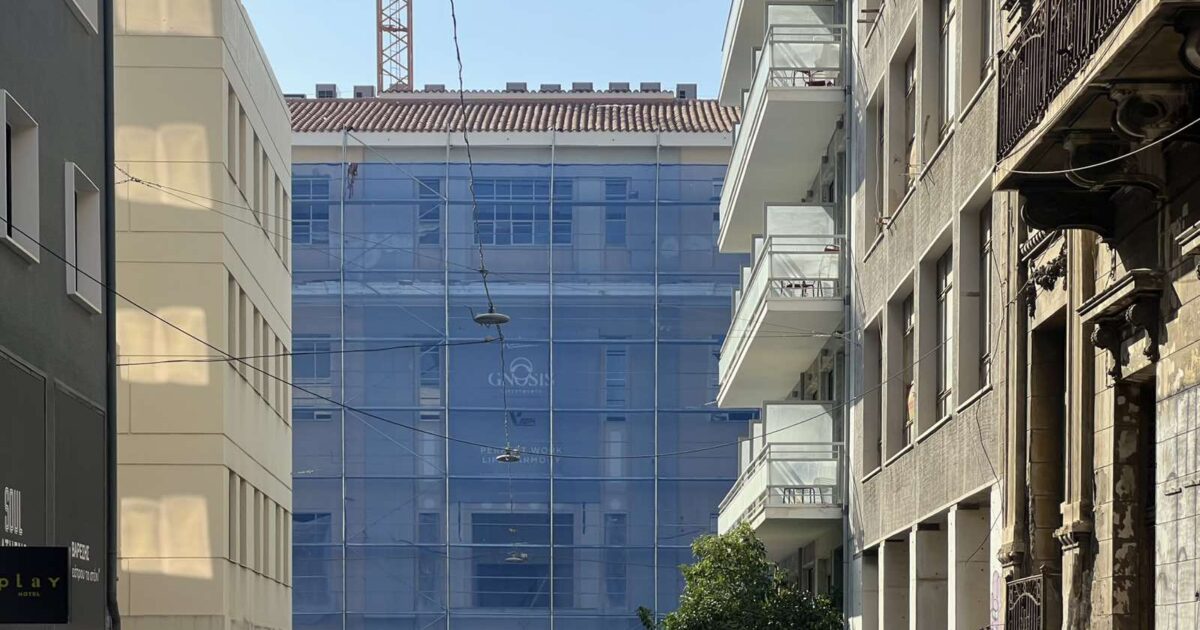 Τι κρύβεται στα παρασκήνια της πλατείας Θεάτρου