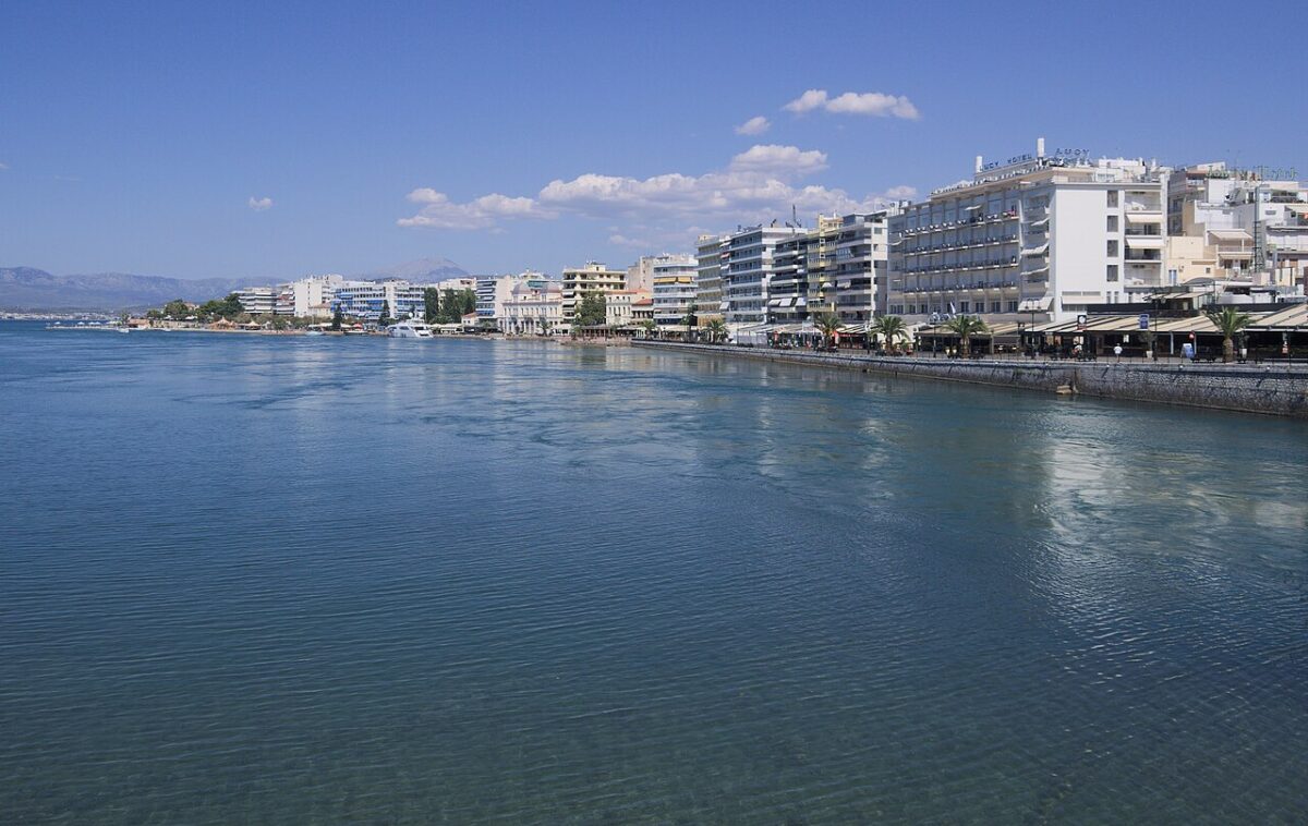 Χαλκίδα: Για ψάρι, ουζάκι και βόλτες πλάι στα «τρελά νερά» του Ευρίπου